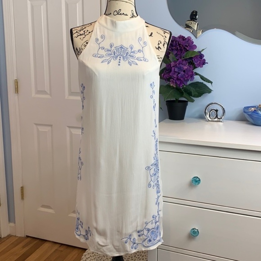 Roberta Embroidered Shift Dress XS - Picture 2 of 6